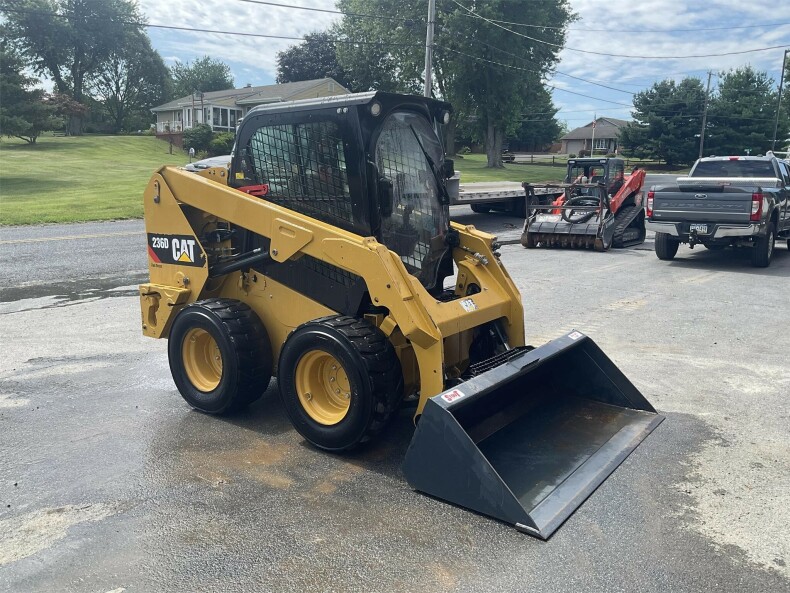 2019 CATERPILLAR Skid Steer 236D